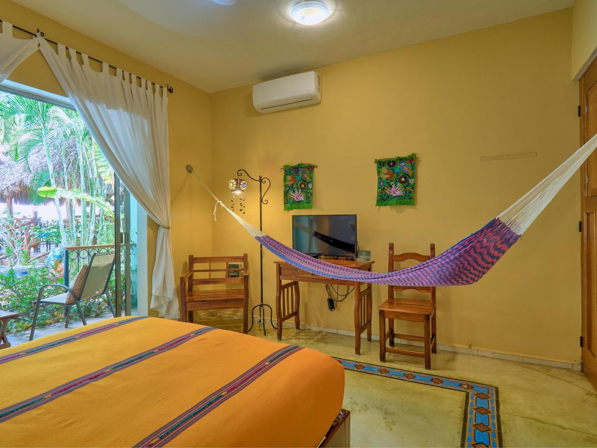 Deluxe Queen Room with Terrace