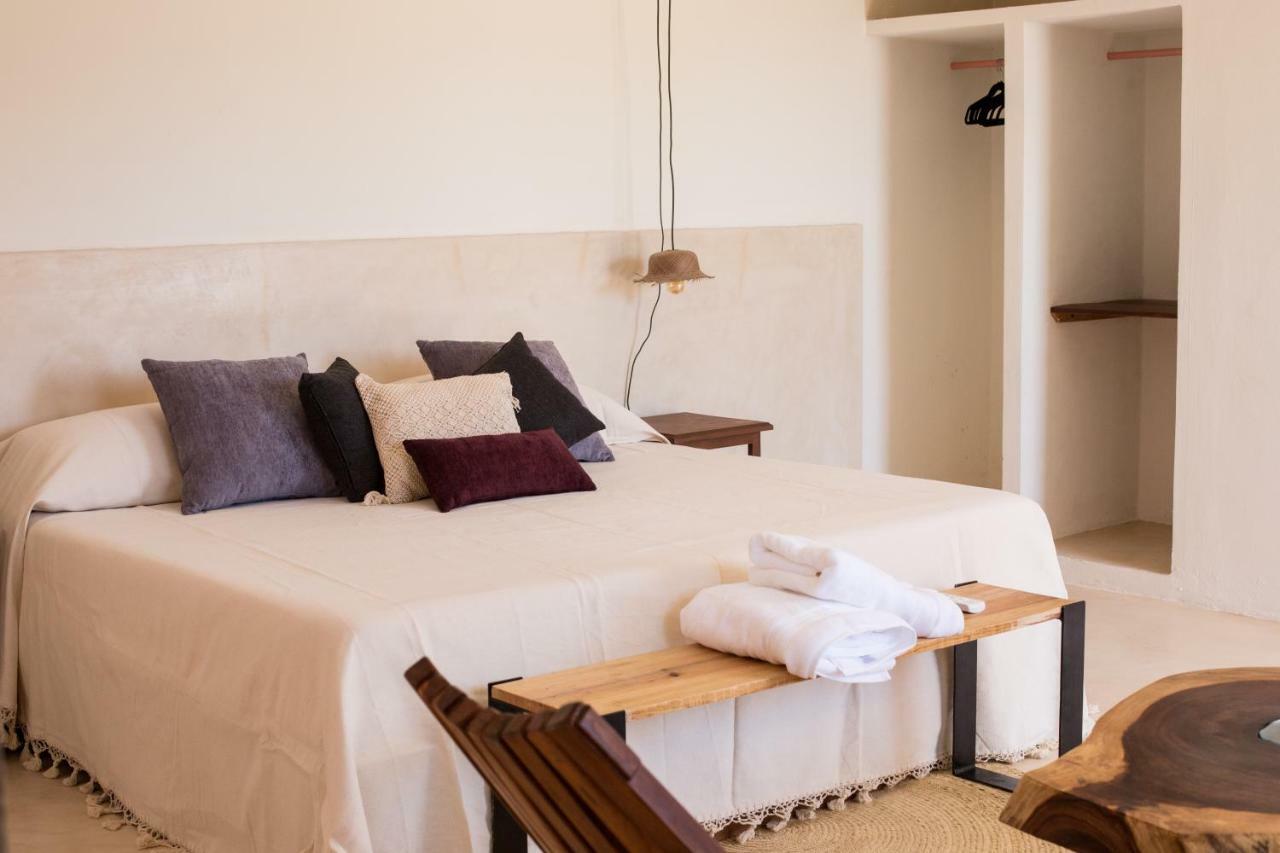 Deluxe Double Room with Balcony,781339686:JPEG